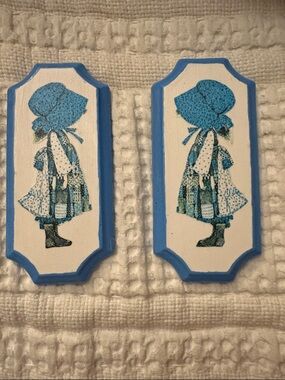 Pair of Blue Sunbonnet Girl Wall Plaques - Home Art Sculpture